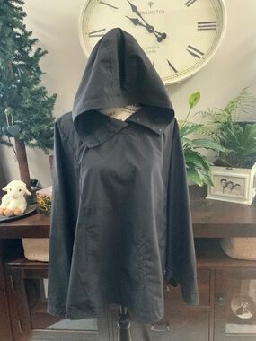 NWOT Herschel Black Wind/Rain Poncho XS/S